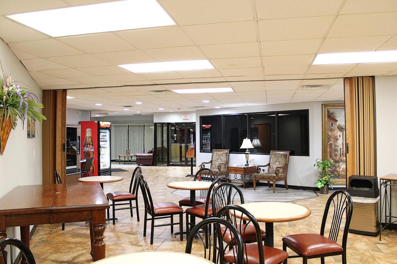 Greenlight Inn & Suites St James Saint James Экстерьер фото