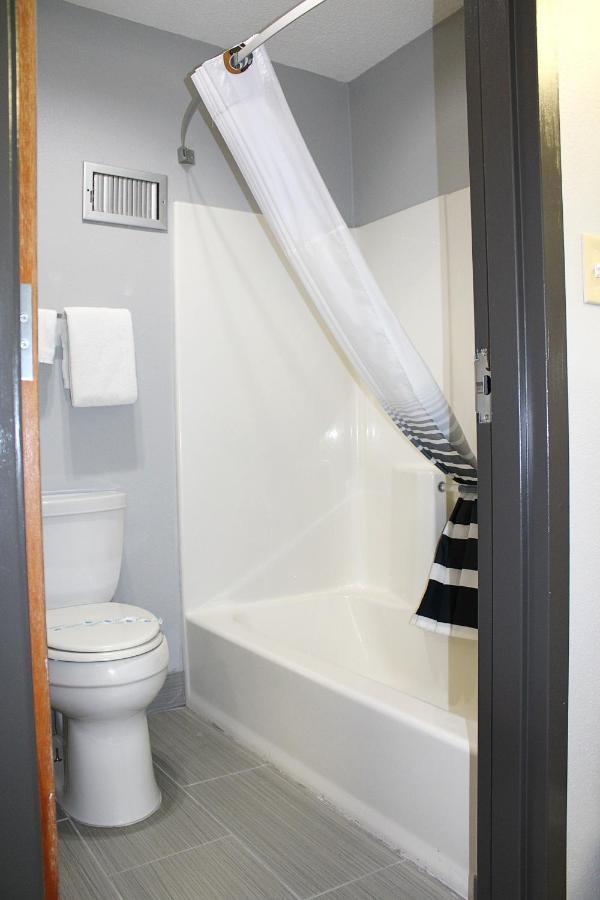 Greenlight Inn & Suites St James Saint James Экстерьер фото