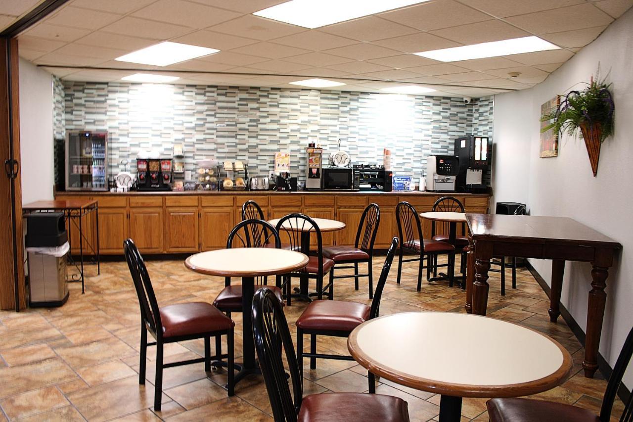 Greenlight Inn & Suites St James Saint James Экстерьер фото