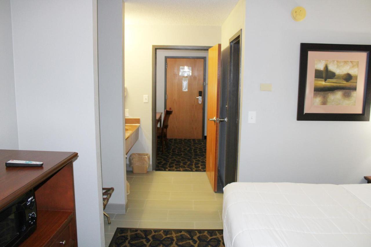 Greenlight Inn & Suites St James Saint James Экстерьер фото