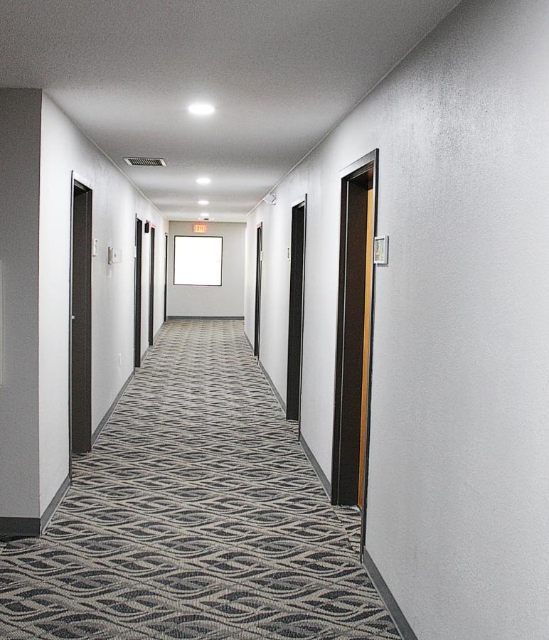 Greenlight Inn & Suites St James Saint James Экстерьер фото