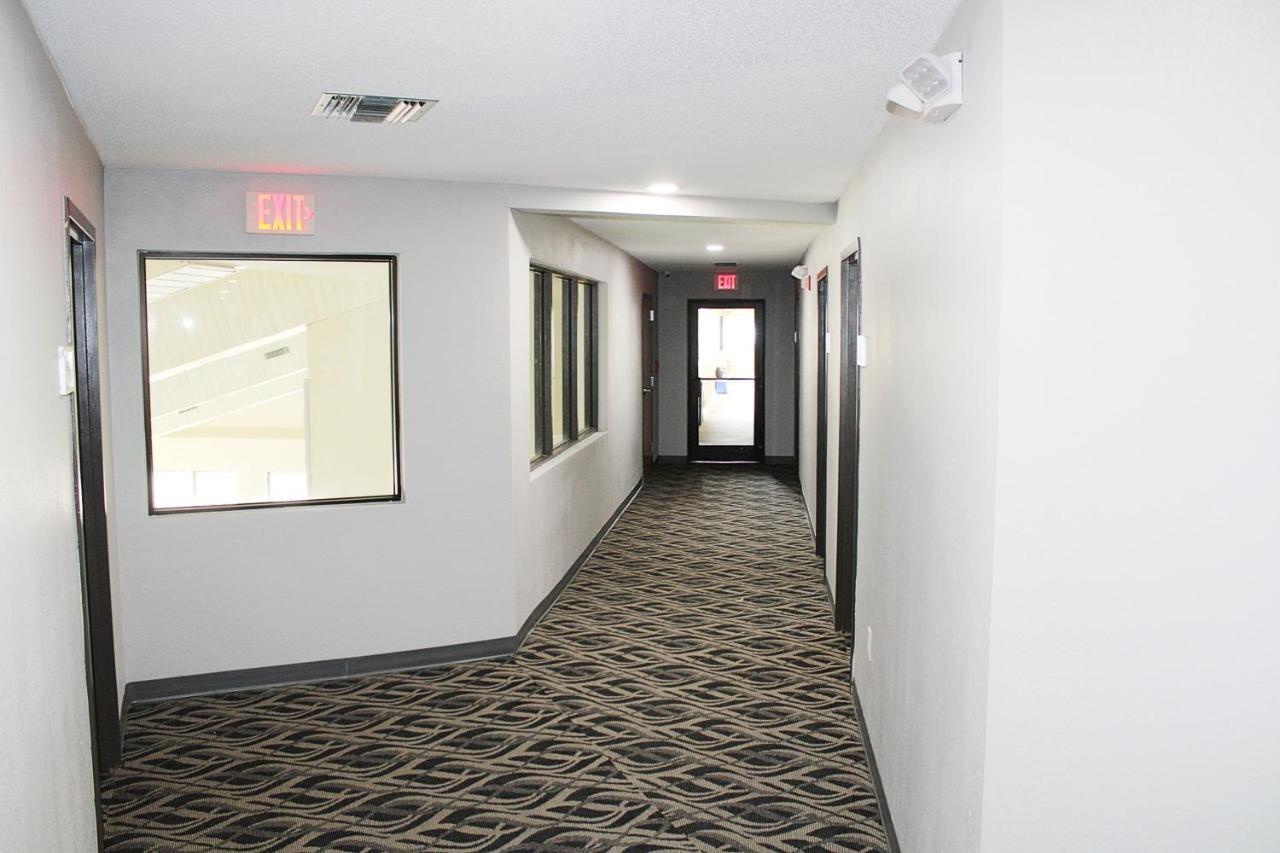 Greenlight Inn & Suites St James Saint James Экстерьер фото