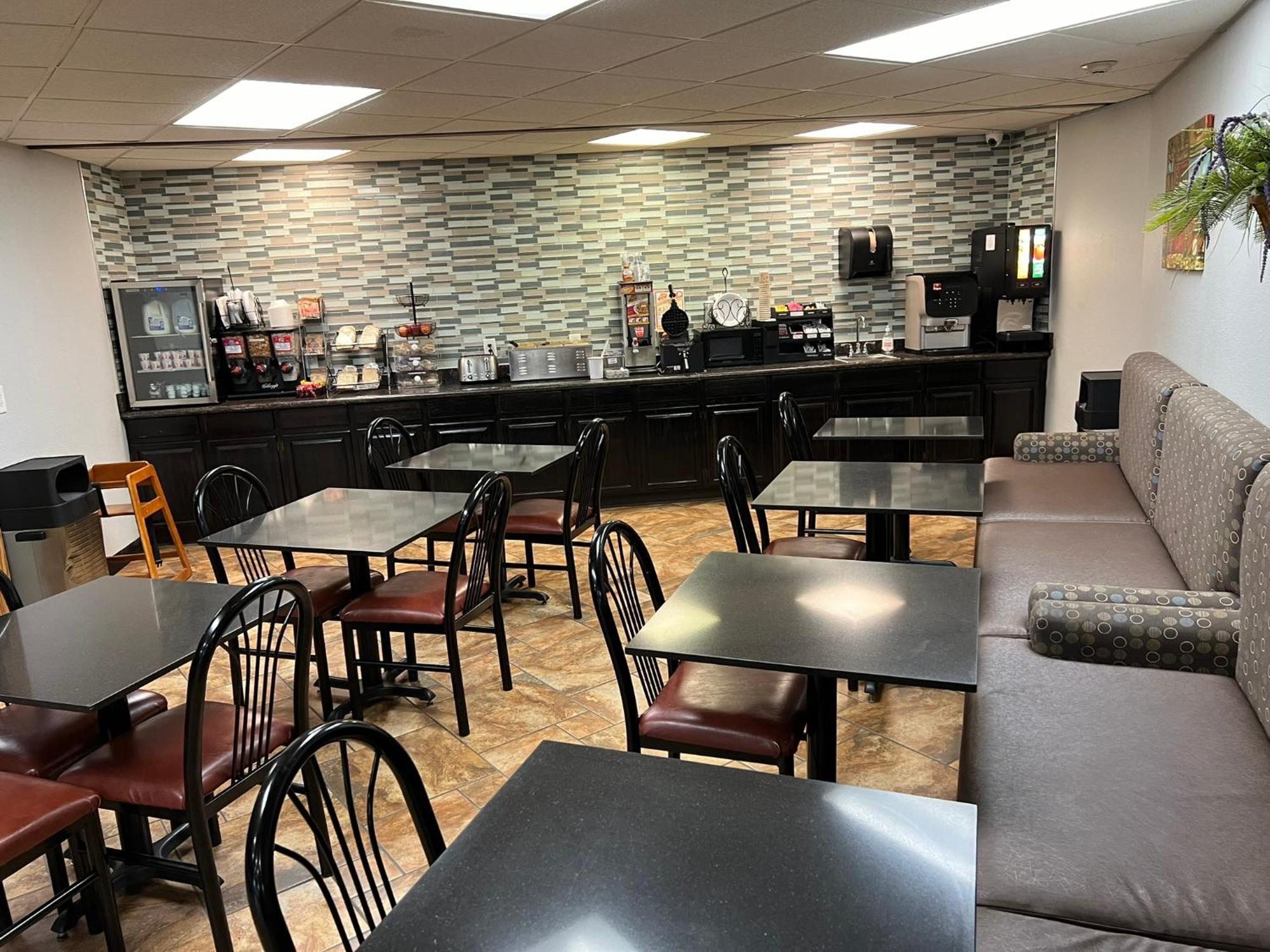 Greenlight Inn & Suites St James Saint James Экстерьер фото