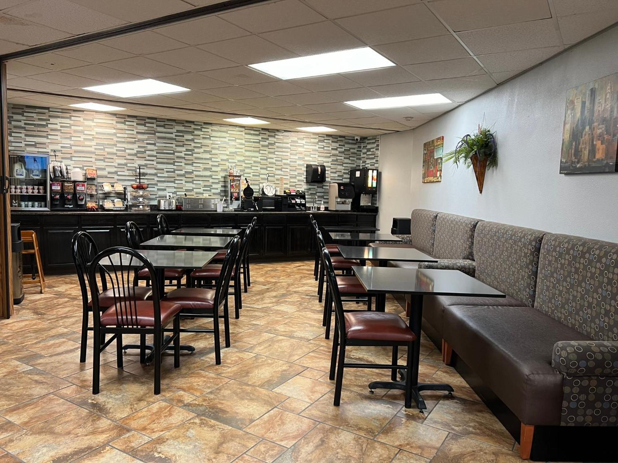 Greenlight Inn & Suites St James Saint James Экстерьер фото