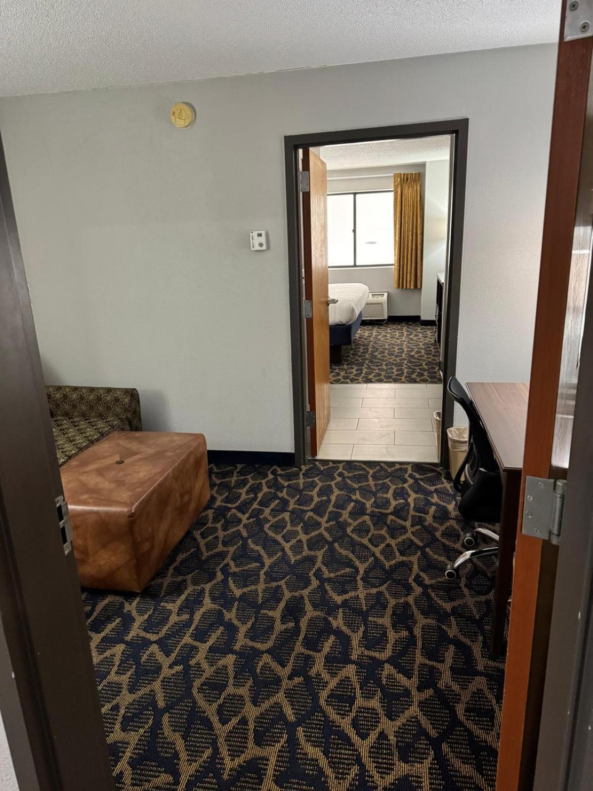 Greenlight Inn & Suites St James Saint James Экстерьер фото
