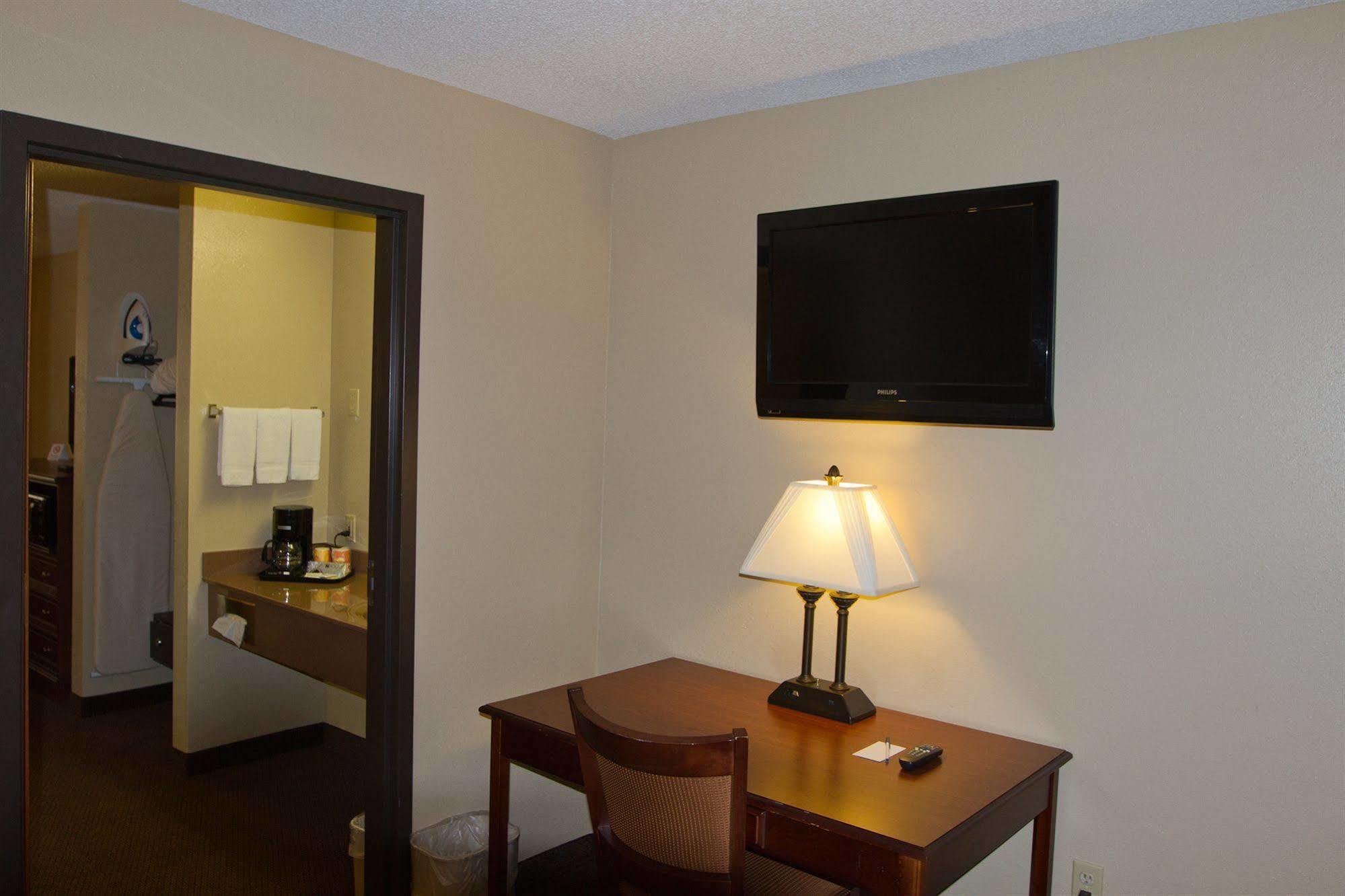 Greenlight Inn & Suites St James Saint James Экстерьер фото