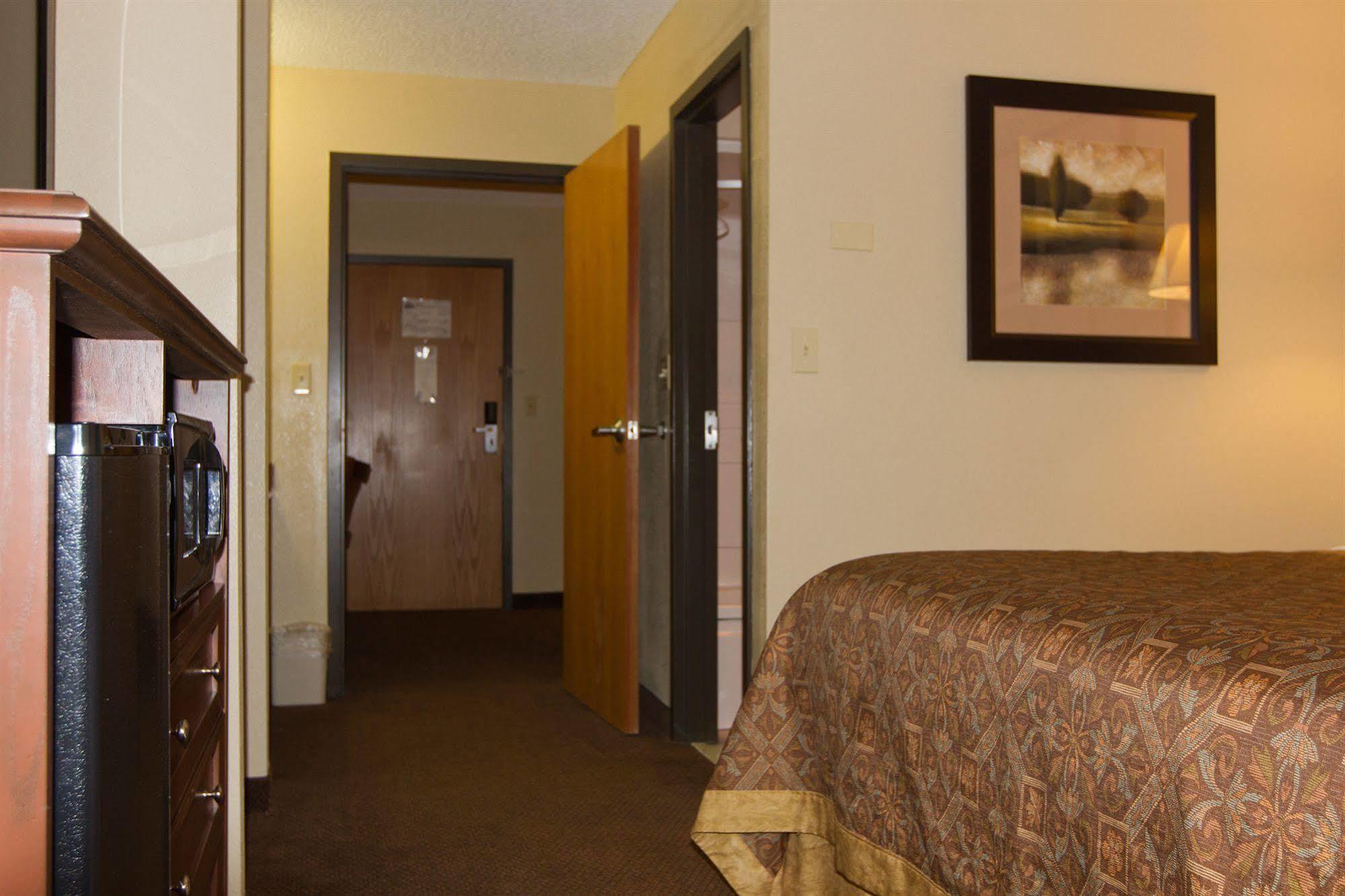 Greenlight Inn & Suites St James Saint James Экстерьер фото