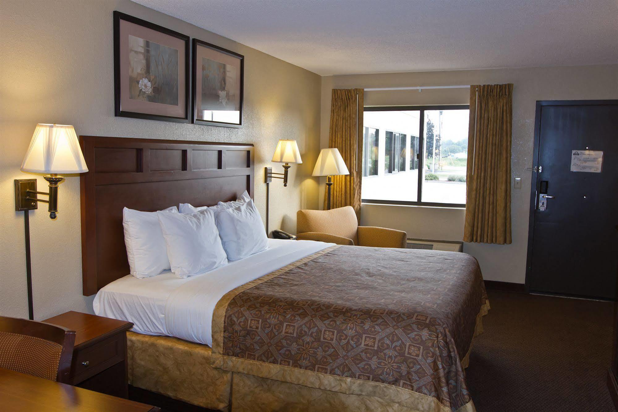 Greenlight Inn & Suites St James Saint James Экстерьер фото