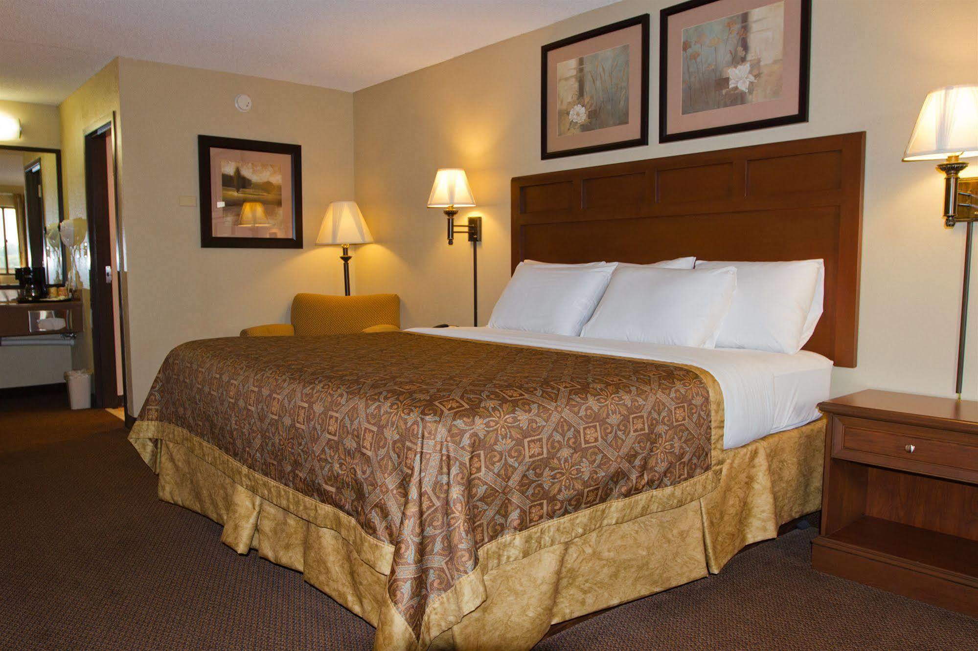 Greenlight Inn & Suites St James Saint James Экстерьер фото
