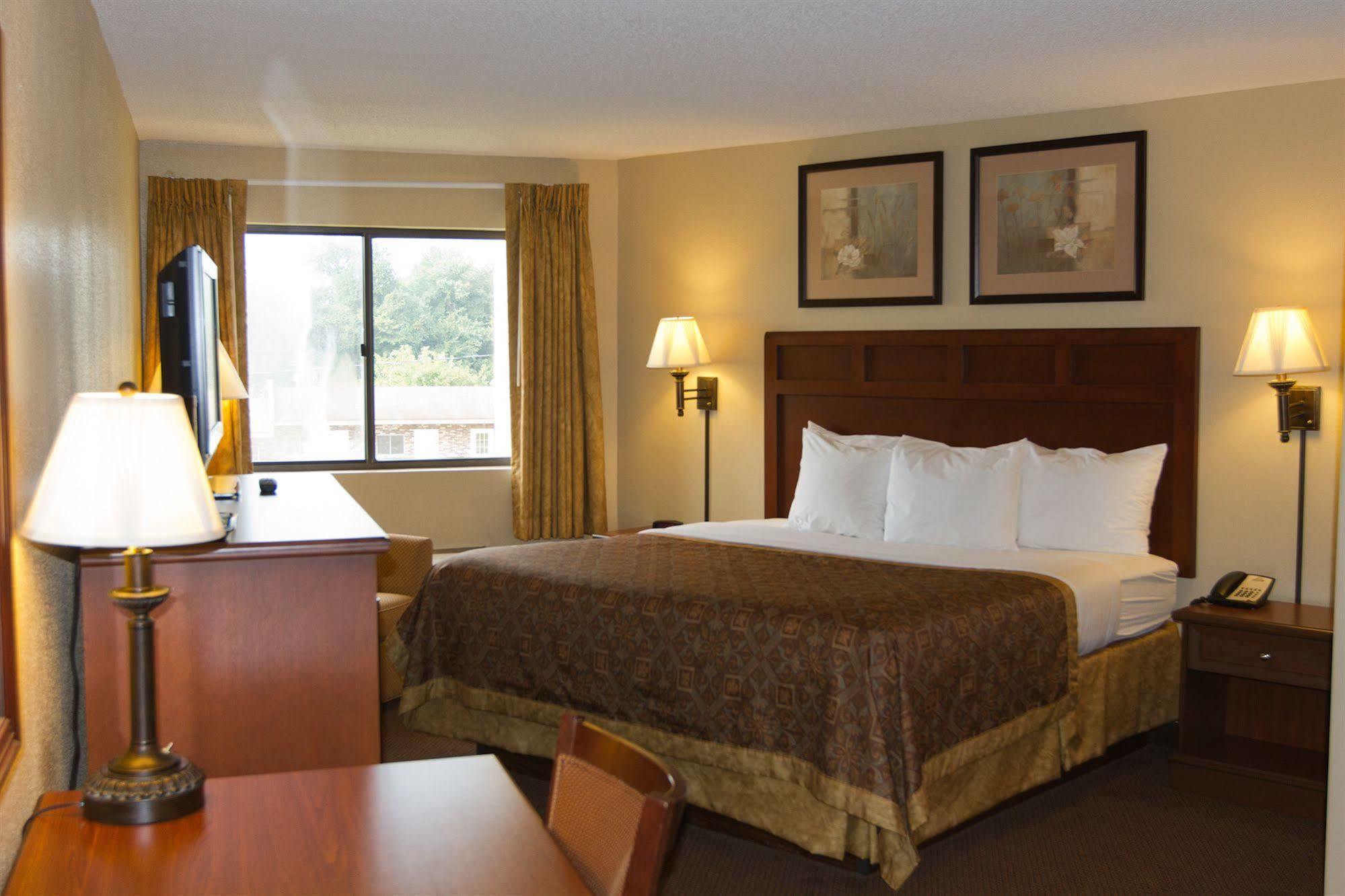Greenlight Inn & Suites St James Saint James Экстерьер фото