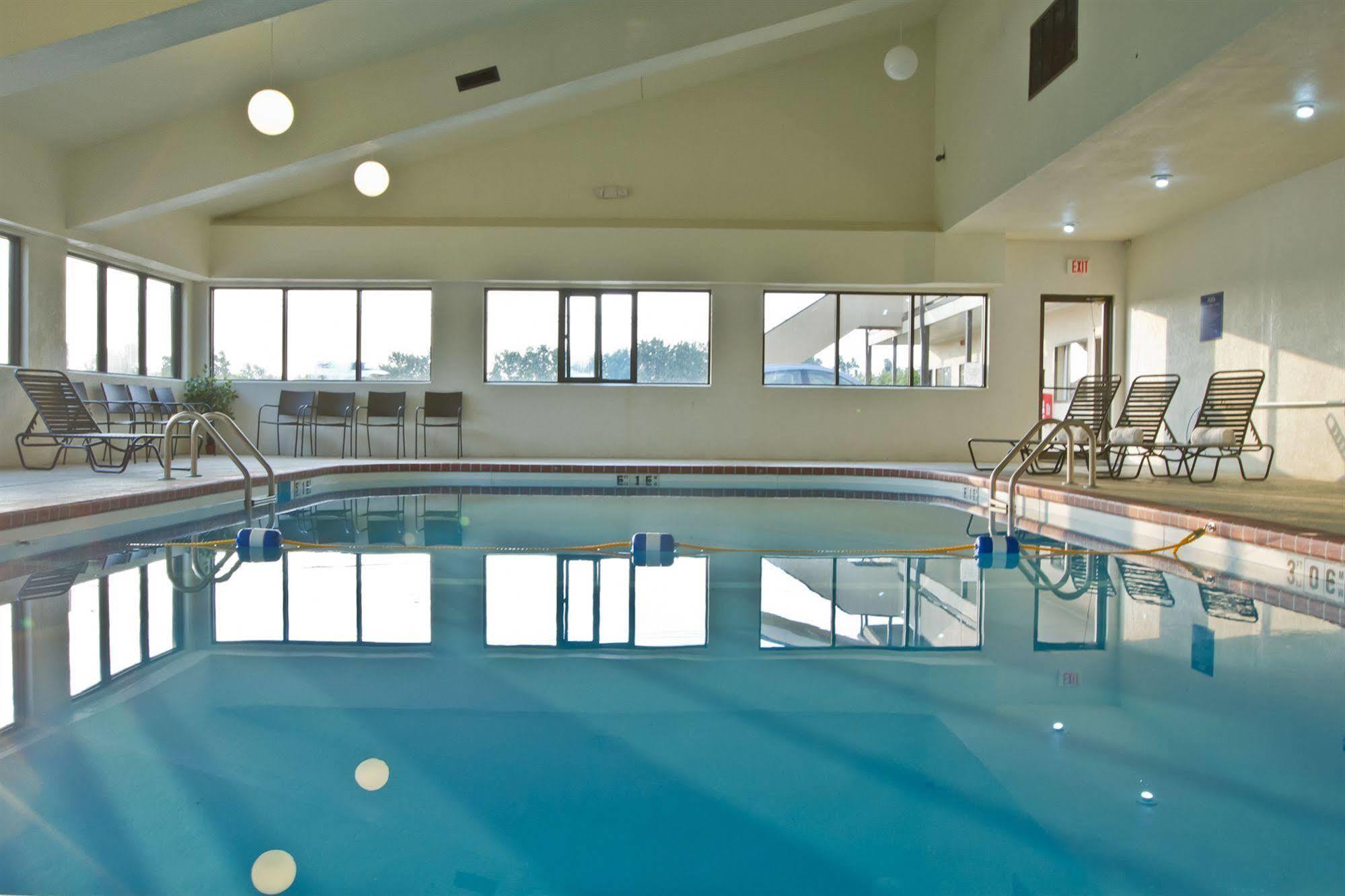 Greenlight Inn & Suites St James Saint James Экстерьер фото