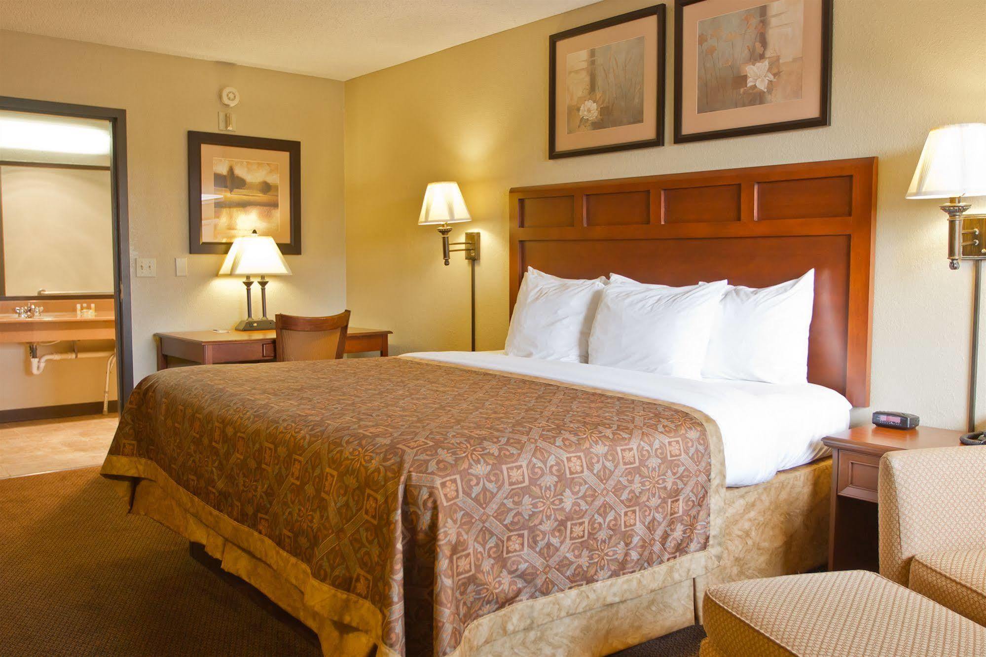 Greenlight Inn & Suites St James Saint James Экстерьер фото