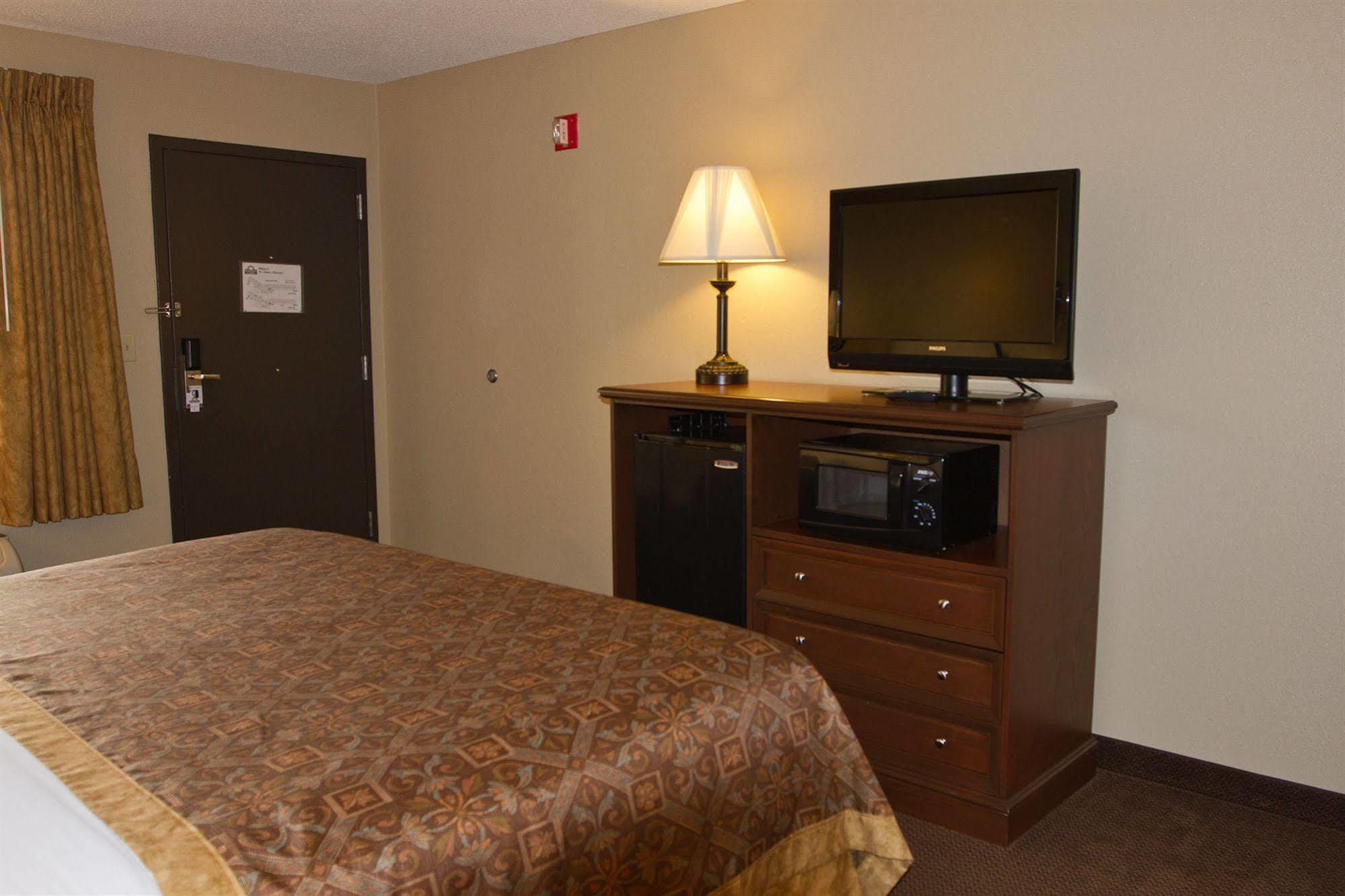 Greenlight Inn & Suites St James Saint James Экстерьер фото