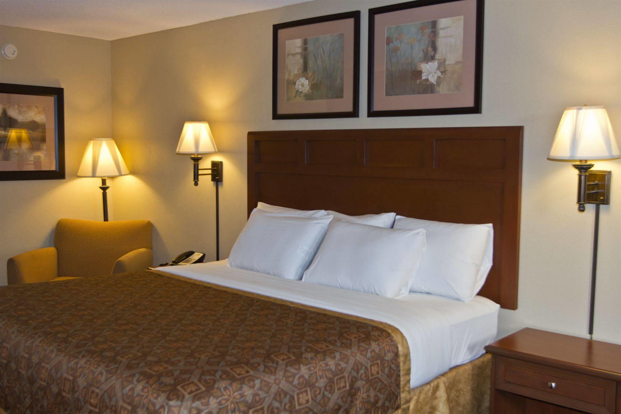 Greenlight Inn & Suites St James Saint James Экстерьер фото