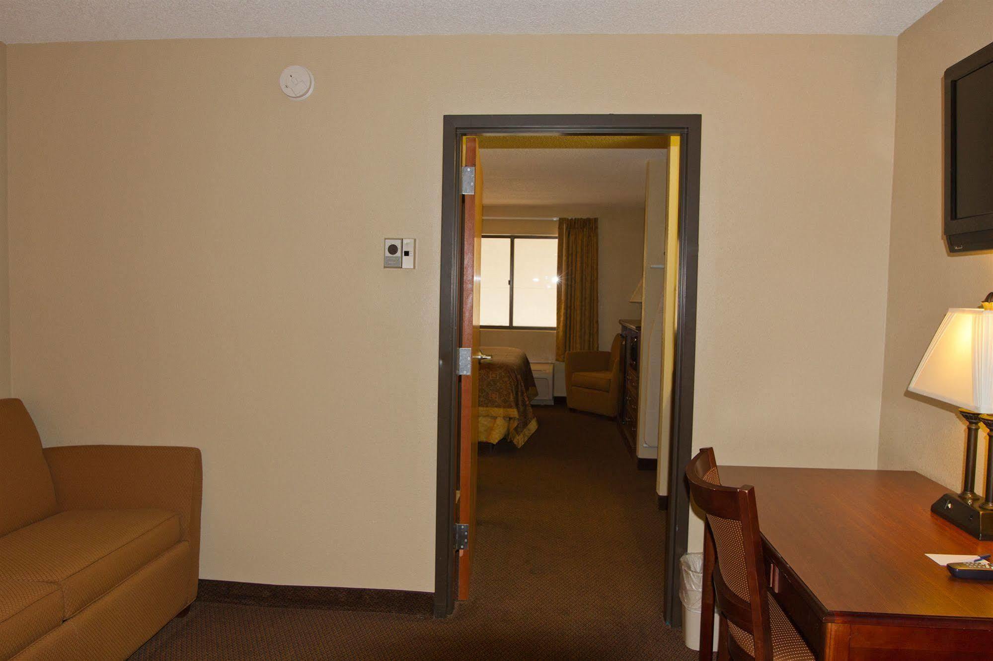 Greenlight Inn & Suites St James Saint James Экстерьер фото