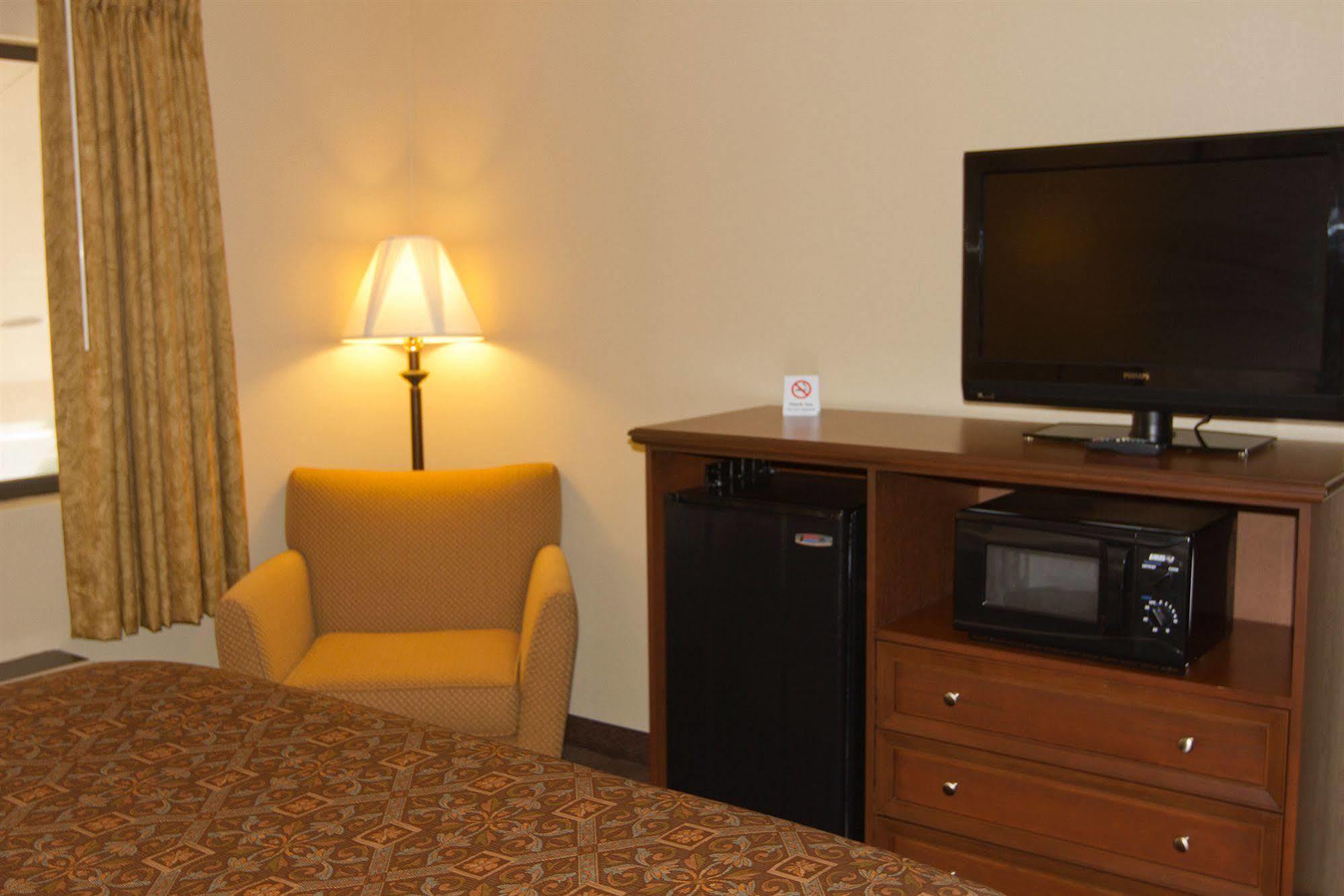 Greenlight Inn & Suites St James Saint James Экстерьер фото